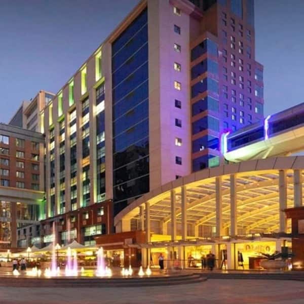 Holiday Inn Mayur Vihar Delhi Escorts